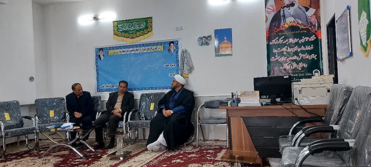 تعامل کمیته امداد زبرخان با ائمه جمعه و پیگیری واگذاری زمین برای مسکن محرومان